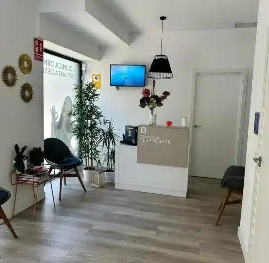 Home main Clínica dental Ferrocarril