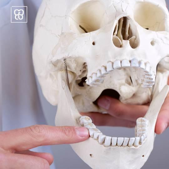 Quitar el dolor de muelas al instante Clínica Ferrocarril dentista en Arganzuela